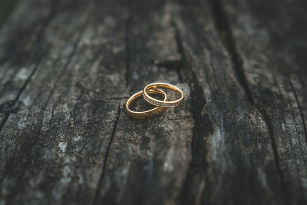 Hochzeitsringe 2021, Foto: Dirk Pagels, Hochzeitsfotograf in Teltow, Kleinmachnow, Stahnsdorf, Potsdam, Berlin, Bundes- Weltweit