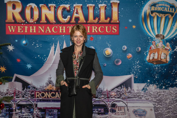 Isabell Gerschke bei der Premiere vom Roncalli Weihnachtscircus am 19.12.2019 im Berliner Tempodrom, Foto: Dirk Pagels, Fotograf in Teltow, Kleinmachnow, Stahnsdorf, Potsdam, Berlin, Bundes- Weltweit
