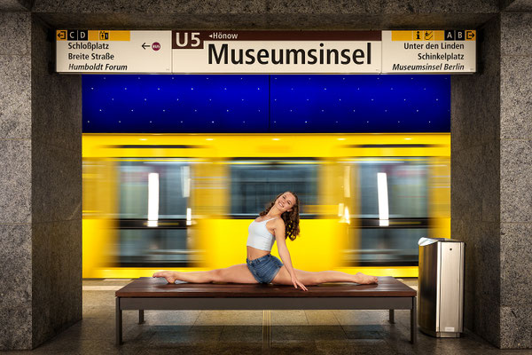 Shooting Emi, U-Bahn Museumsinsel Berlin, Foto: Dirk Pagels, Fotograf in Teltow, Kleinmachnow, Stahnsdorf, Potsdam, Berlin, Bundes- Weltweit