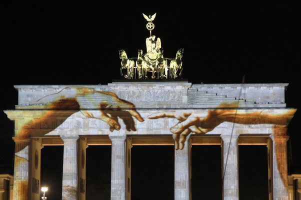 Das beleuchtete und illuminierte Brandenburger Tor, beim Festival of Lights Berlin 2014, Foto: Dirk Pagels, Fotograf in Teltow, Kleinmachnow, Stahnsdorf, Potsdam, Berlin, Bundes- Weltweit