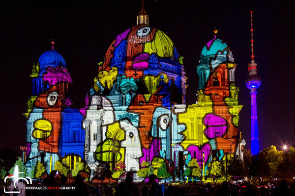 Der beleuchtete und illuminierte Berliner Dom, beim Festival of Lights 2015, Foto: Dirk Pagels, Fotograf in Teltow, Kleinmachnow, Stahnsdorf, Potsdam, Berlin, Bundes- Weltweit