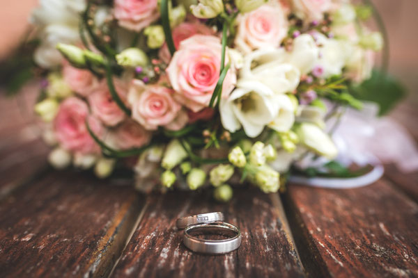 Hochzeitsringe 2021, Foto: Dirk Pagels, Hochzeitsfotograf in Teltow, Kleinmachnow, Stahnsdorf, Potsdam, Berlin, Bundes- Weltweit