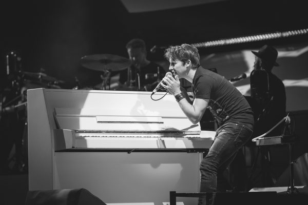 James Blunt in der Mercedes Benz Arena Berlin,  Foto: Dirk Pagels, Fotograf in Teltow, Kleinmachnow, Stahnsdorf, Potsdam, Berlin, Bundes- Weltweit
