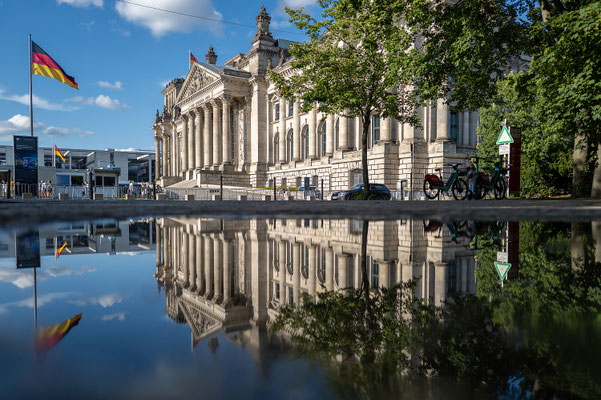 Spiegelung vom Berliner Reichstag, Foto: Dirk Pagels, Fotograf in Teltow, Kleinmachnow, Stahnsdorf, Potsdam, Berlin, Bundes- Weltweit