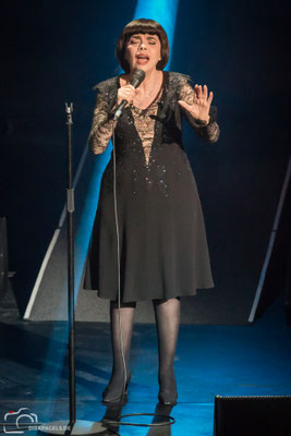 Mireille Mathieu 23.4.2018 Friedrichstadtpalast Berlin, Foto: Dirk Pagels, Fotograf in Teltow, Kleinmachnow, Stahnsdorf, Potsdam, Berlin, Bundes- Weltweit