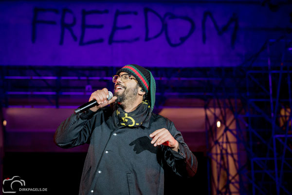 Samy Deluxe am 3. Oktober 2018 am Brandenburger Tor, Foto: Dirk Pagels, Fotograf in Teltow, Kleinmachnow, Stahnsdorf, Potsdam, Berlin, Bundes- Weltweit