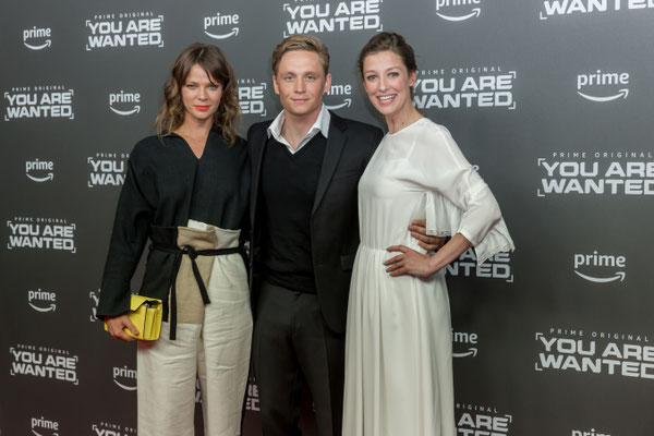 Jessica Schwarz, Matthias Schweighöfer und Alexandra Maria Lara beim der Filmpremiere von You Are Wanted, 2. Staffel in Berlin, Foto: Dirk Pagels, Fotograf in Teltow, Kleinmachnow, Stahnsdorf, Potsdam, Berlin, Bundes- Weltweit