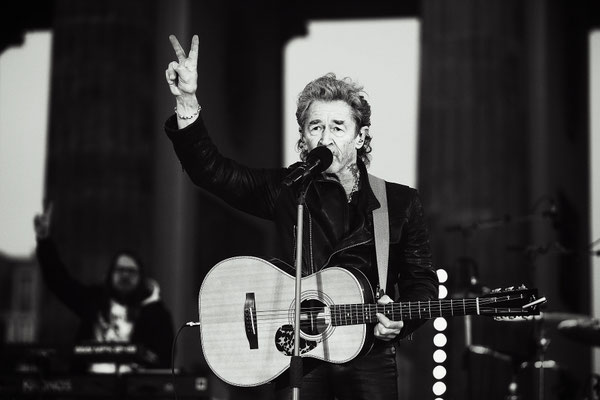 Peter Maffay am 20.03.2022 beim Sound of Peace am Brandenburger Tor Berlin, Foto: Dirk Pagels, Fotograf in Teltow, Kleinmachnow, Stahnsdorf, Potsdam, Berlin, Bundes- Weltweit