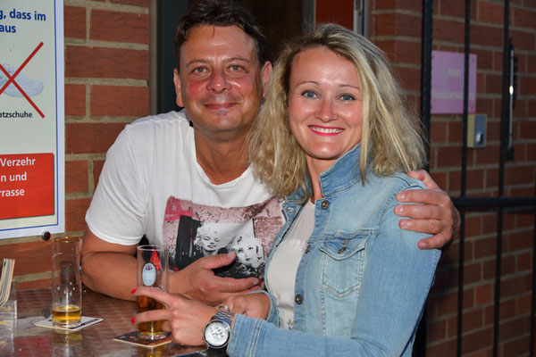 Frank und Eugenia beim Spielerabend.