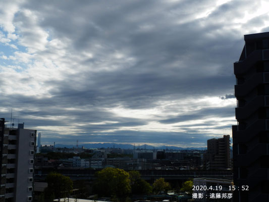 時間とともに雲海が広がっています。