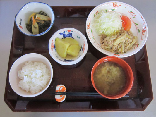 2024.12.22（日）米飯、豚肉の生姜焼き、さつま芋の甘煮、すき昆布煮、なめこと長ネギの味噌汁