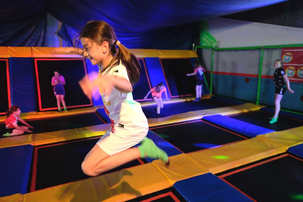 trampolinhalle-trampolin-kindergeburtstag