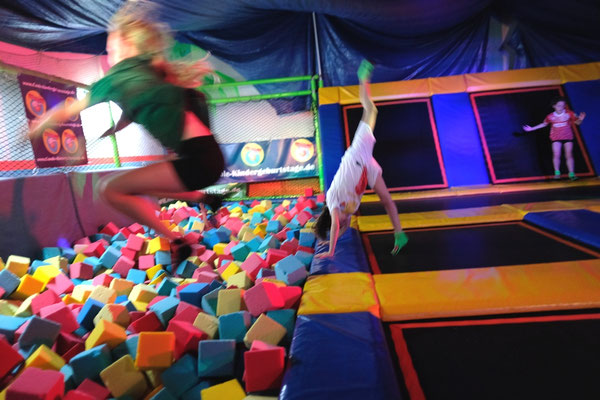 trampolinhalle-trampolin-kindergeburtstag