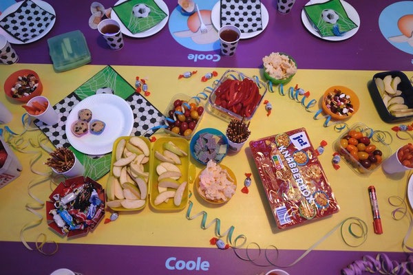 geburtstagstisch-kindergeburtstag-funsport