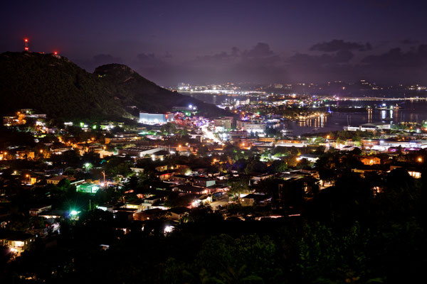 Sint Maarten bij nacht © St. Maarten Tourist Bureau
