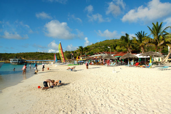 Dickenson Bay © The Antigua and Barbuda Tourism Authority 