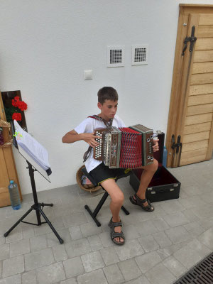 Harmonika Martin Uhudler kaufen  Uhudler online kaufen  Uhudler Südburgenland  Uhudler Wein  echter Uhudler  Uhudler Shop