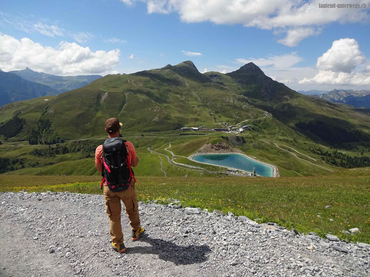 Vom Alp Eigergletscher via Jungfrau Eiger Walk in Richtung Kleine Scheidegg 
