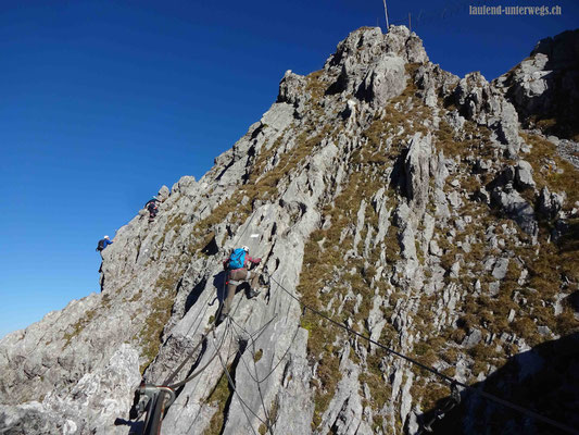 Klettersteig Brunnistöckli - Steiler Aufstieg zur Dreiseilbrücke