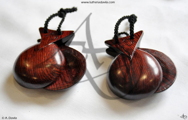 Castañuelas de cocobolo.