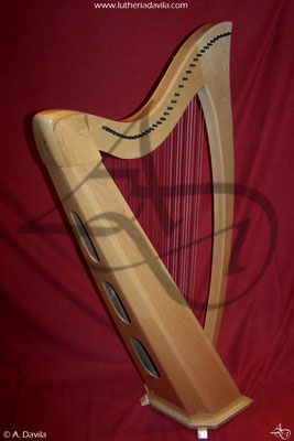 Harpa 36 cordas madeira de pradairo e tapa armónica de abeto