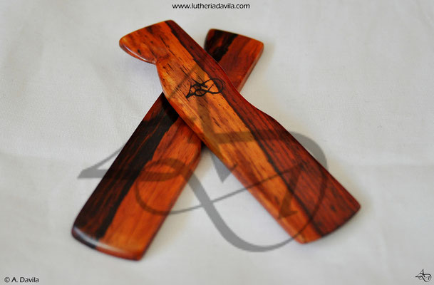 Tarrañolas mini de cocobolo.