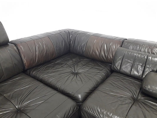 De Sede DS88, 27 Elements Black-Coffee Leather Modular Sofa, Switzerland, 1967