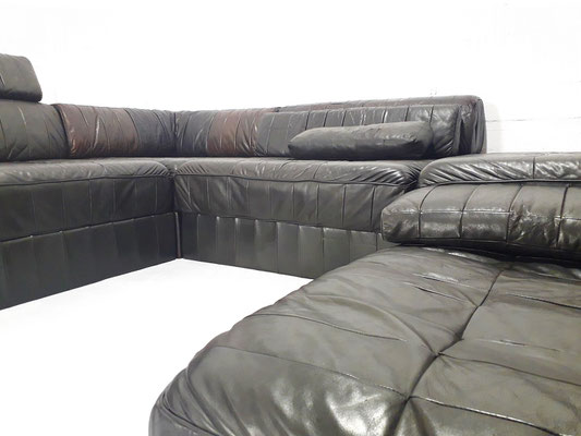 De Sede DS88, 27 Elements Black-Coffee Leather Modular Sofa, Switzerland, 1967