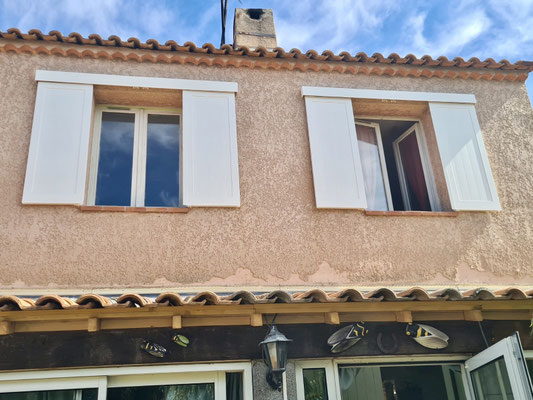 Volets Coulissants: en composite, Aout 2025 sur mesure en rénovation de chez Altiva Pro Menuisier,  au Beausset 83330