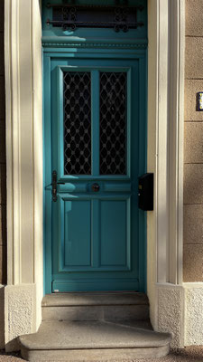 Portes d'entrée en bois:  & mixte 2023-2024 sur mesure  en rénovation de chez Altiva Pro Menuisier La Seyne sur Mer, Toulon, Six-Fours-Les-Plages, Bandol, Hyeres