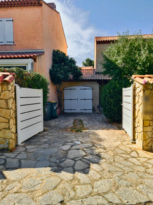 Portails et clôtures :sur mesure de chez Altiva Pro Menuisier 2024 en rénovation Six-Fours-Les-Plages 83140