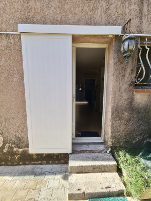 Volets Coulissants: en composite, Aout 2025 sur mesure en rénovation de chez Altiva Pro Menuisier,  au Beausset 83330