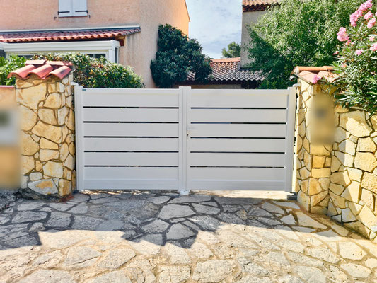 Portails et clôtures :sur mesure de chez Altiva Pro Menuisier 2024 en rénovation Six-Fours-Les-Plages 83140