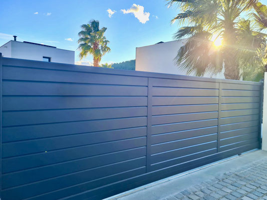 Portails :sur mesure de chez Altiva Pro Menuisier 2025 en rénovation à Bandol 83150