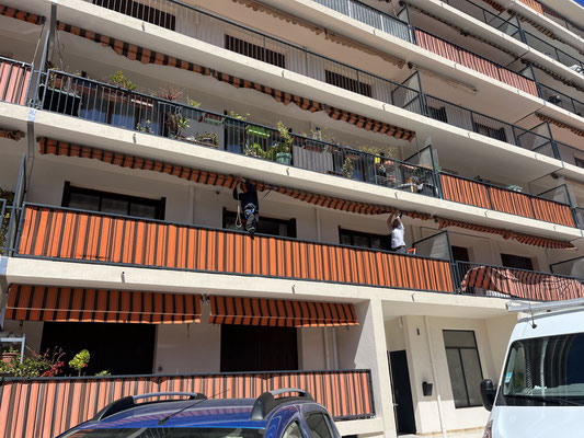 Stores Bannes & Loggia de chez Altiva Pro Menuisier 2022 en rénovation à La Seyne Sur Mer 83500
