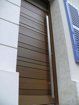 Portes d'entrée en bois : & mixte 2023-2024 sur mesure  en rénovation de chez Altiva Pro Menuisier La Seyne sur Mer, Toulon, Six-Fours-Les-Plages, Bandol, Hyeres