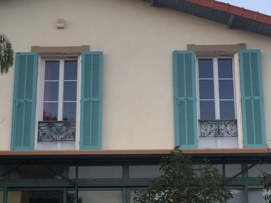 Volets Battants: en bois  2021 sur mesure en rénovation de chez Altiva Pro Menuisier La Seyne Sur Mer 83500