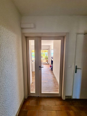 Portes d'entrée en bois: & mixte 2023-2024 sur mesure  en rénovation de chez Altiva Pro Menuisier La Seyne sur Mer, Toulon, Six-Fours-Les-Plages, Bandol, Hyeres