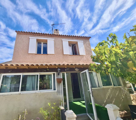Volets Coulissants: en composite, Aout 2025 sur mesure en rénovation de chez Altiva Pro Menuisier,  au Beausset 83330