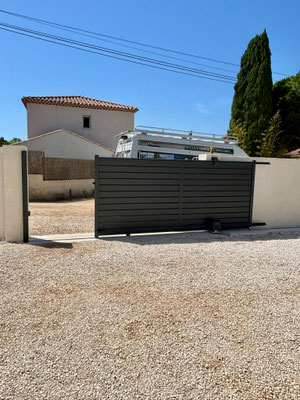 Portails AMARIJO :sur mesure de chez Altiva Pro Menuisier Juin 2026 à Six-Fours-Les-Plages 