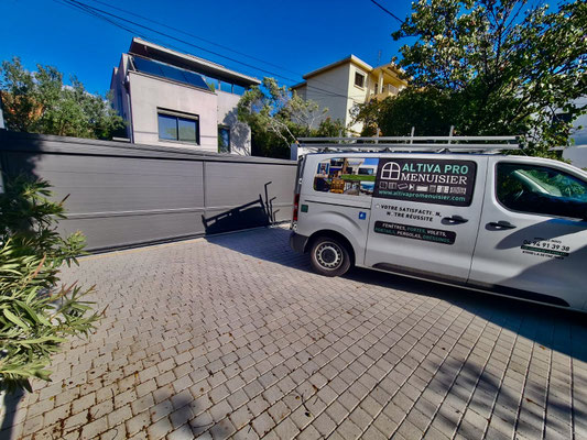 Portails :sur mesure de chez Altiva Pro Menuisier 2024 en rénovation à Sanary sur mer 