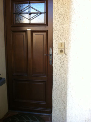 Portes d'entrée en bois: & mixte 2023-2024 sur mesure  en rénovation de chez Altiva Pro Menuisier La Seyne sur Mer, Toulon, Six-Fours-Les-Plages, Bandol, Hyeres