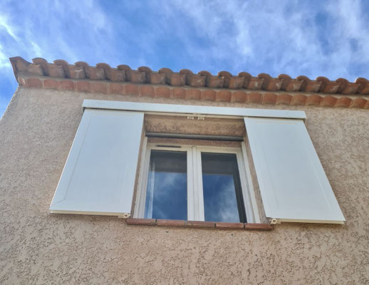 Volets Coulissants: en composite, Aout 2025 sur mesure en rénovation de chez Altiva Pro Menuisier,  au Beausset 83330