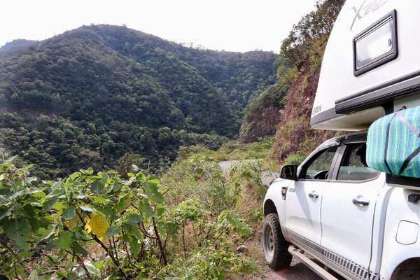 It was a very winding road over a mountain range up in to the highlands of Mexico. In the 1.5h break to have lunch on the roadside only three cars past...so remote was our trip..