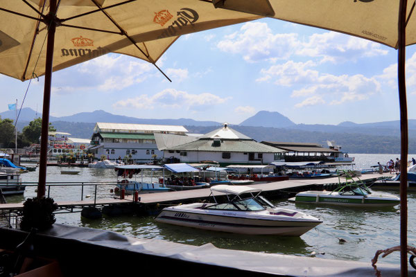 ..lakeside harbour