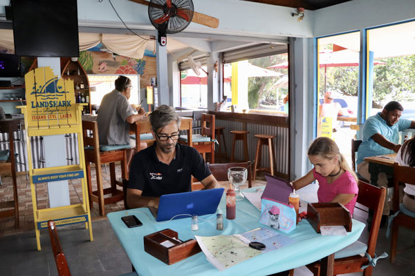 Here we're over the boarder in Belize having lunch, doing home work and updating our blog..