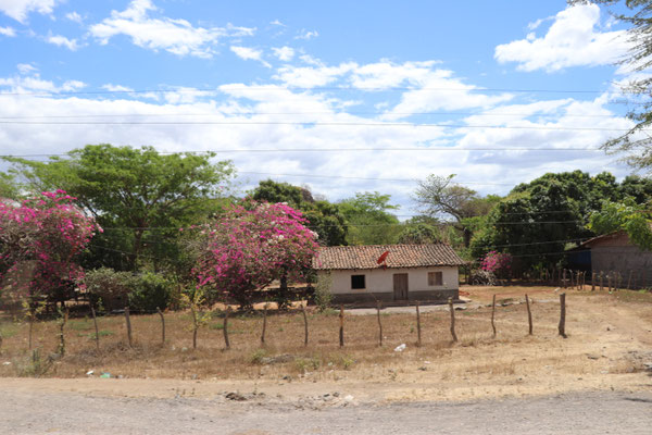 The road through the south of Honduras never got close to the coast so we just got to see the farms and the landscape