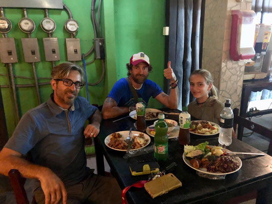 Our next stop was San José Airport where we picked up Uncle Martin and head back down to the coast where we found a suitable spot right on the beach in Jaco - here all together having dinner in a really tasty Costa Rican Restaurant