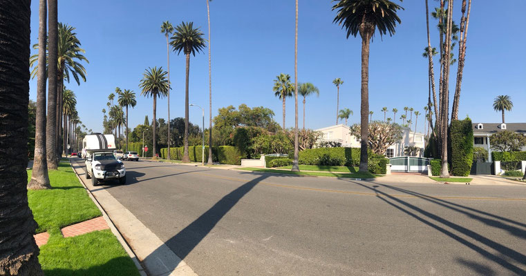 A typical drive way in Beverly Hills....
