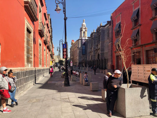Down this alley was the famous "Ex Teresa Arte Actual" which was in construction because the building was sinking - did you know that Mexico City was built in a swamp?